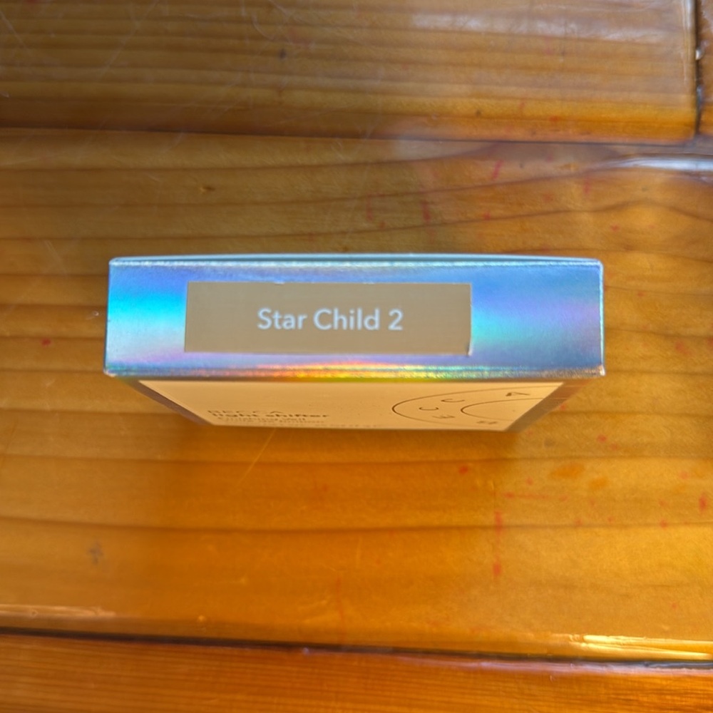 Becca Light Shifter Finishing Veil in Star Child 2 - Picture 2 of 3
